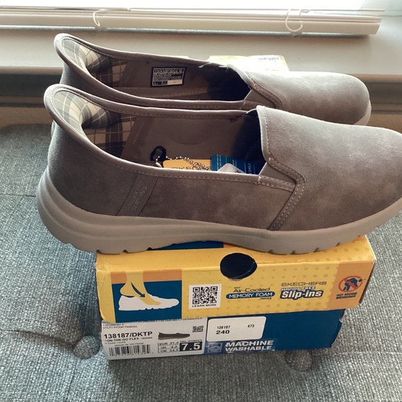 Skechers Women's Slip-Ins: On-the-GO Flex - Verona Slip-On Casual Walking Sneake - Picture 9 of 11